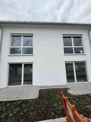 fensterbauer_n%C3%BCrtingen_MB_Fenster,_Türen_&_Rollladen_Montage_3.jpg