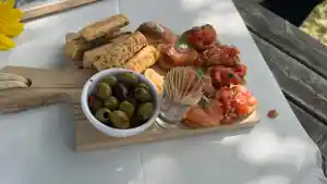 Soms kan een intieme uitvaart ook groots zijn....jpg