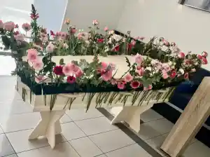 Bloemenband (ritueel): natuurlijk en liefdevol afscheid nemen.jpg