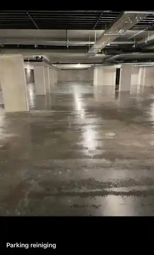 Industriele reiniging parking.jpg