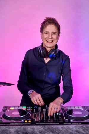 dj_eu%C3%9Fenheim_DJane_Margerie_3.jpg