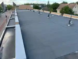 Nieuwe dakbedekking 236m2.jpg