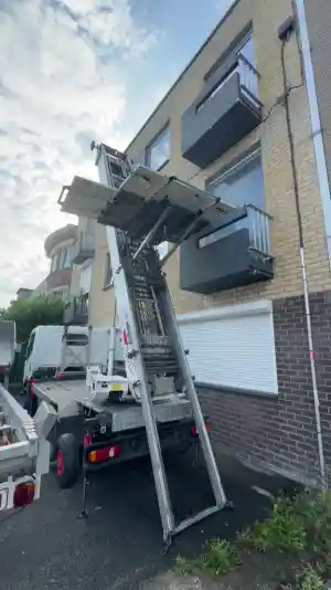 verhuisfirma_roeselare_Liftservice_Leoni__6.jpg