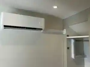 Multi 2 split installatie met dakdoorvoer bitumen.jpg
