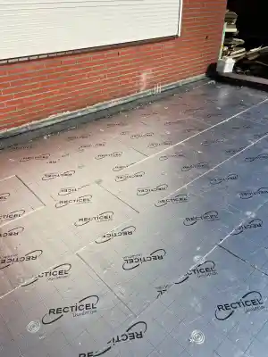 PIR-isolatieplaten en bitumen dakbedekking.jpg