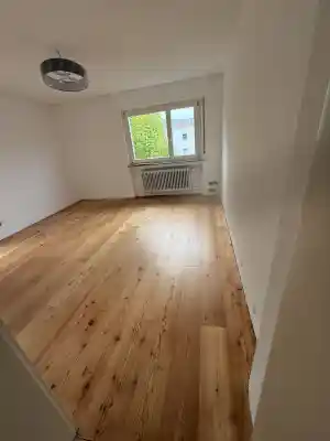 bodenleger_stuttgart-burgholzhof_Akurt_Gebäudereinigung_7.jpg