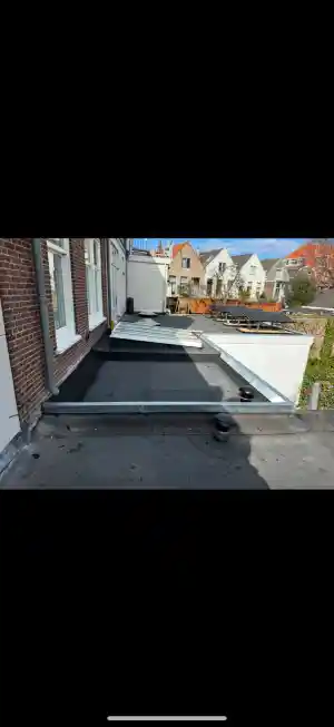Plat dak renovatie 👌⚒️🏠🔥.jpg