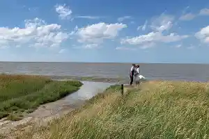 freie-redner_ehndorf_Nerdlich_Heiraten_|_Eure_n(o)erdliche_Traurednerin_2.jpg
