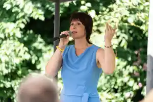 freie-redner_kerzenheim_Kerstin_Brand_-_Freie_Rednerin_(IHK)_für_Trauungen,_Trauerfeiern_und_Kinderwillkommensfeste_6.jpg