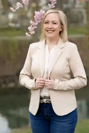 freie-redner_lippstadt_Claudia_Hagenhoff-_Freie_Rednerin_6.jpg