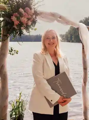 freie-redner_lippstadt_Claudia_Hagenhoff-_Freie_Rednerin_3.jpg