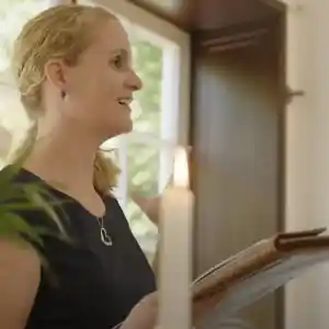 freie-redner_oyten_Freie_Rednerin_und_Sängerin_für_besondere_Anlässe_-_Christina_Beyer_5.jpg