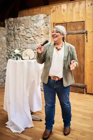 freie-redner_fr%C3%B6hnd_Claudia_Knobel_-_Freie_Rednerin_(IHK)_5.jpg