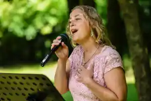 freie-redner_haltern-am-see_Diane_Eisenhawer_-_Sopranistin_-_Sängerin_für_festliche_Anlässe_3.jpg
