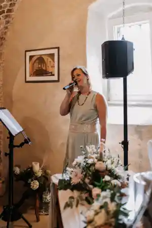 freie-redner_haltern-am-see_Diane_Eisenhawer_-_Sopranistin_-_Sängerin_für_festliche_Anlässe_7.jpg