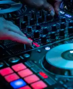 dj_bellheim_Chris_Delight_–_DJ_Service_4.jpg