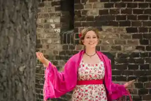 freie-redner_frechen_Freie_Rednerin_(IHK)_|_Trauer_-_Hochzeit_-_Geburt_|_Caterina_Nicolai_3.jpg