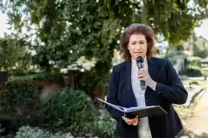 freie-redner_klausen_Freie_Rednerin_(IHK)_Nadine_Wallerath_(Hochzeiten,_Beerdigungen,_Kinderwillkommensfeste)_6.jpg
