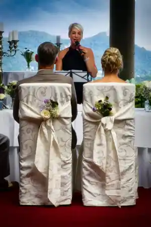 freie-redner_siegburg_Aus2machGlück_-_freie_Rednerin_-_Kerstin_Kurz_2.jpg
