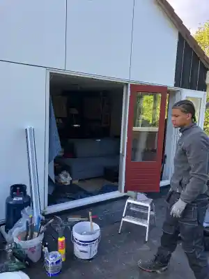 Kozijn ombouwen tot 1 groot raam met ventilatie rooster.jpg