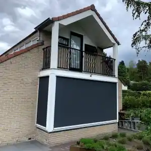 Van verhoogde schuur naar schaduwvol terras.jpg