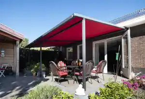 Perfecte zonwering voor krappe tuin: slimme pergola-oplossing.jpg
