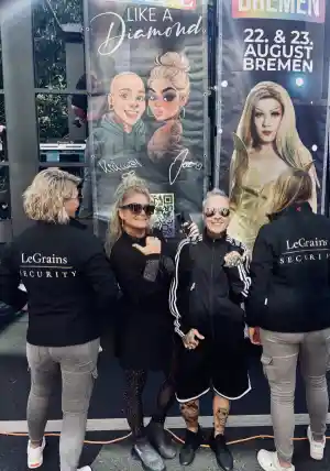 Personenschutz beim CSD Hamburg Betreuung von Jezz & Krümel.jpg