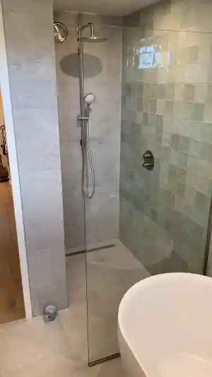Renovatie en realisatie badkamer in Badhoevedorp, complete renovatie..jpg