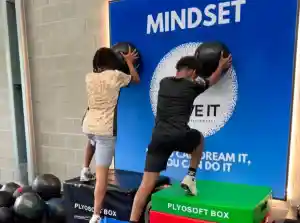 personal-trainer_merchtem_Move_it_(p)rehab_&_performance_center_merchtem_4.jpg