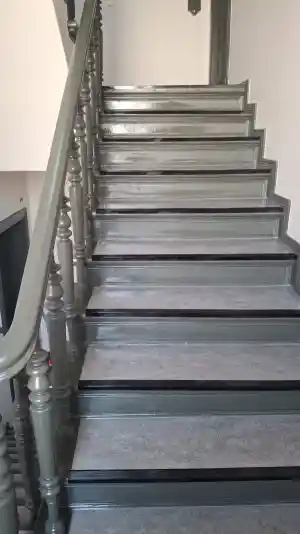 Treppenhausreinigung wöchentlich.jpg