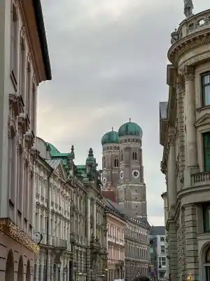 rechtsanwalt_m%C3%BCnchen_Rechtsanwältin_Lösel_5.jpg