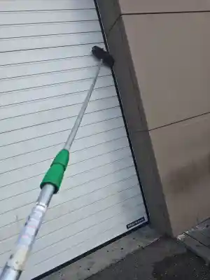 Hausmeister Spinnweben und Teppichreinigung in Augsburg .jpg