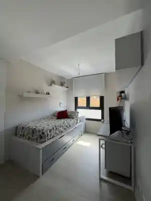 Dormitorio juvenil en San Agustín de Guadalix.jpg