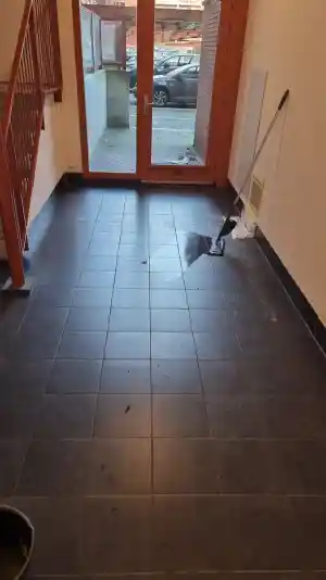 Portieken reinigingsservice naar tevredenheid .jpg