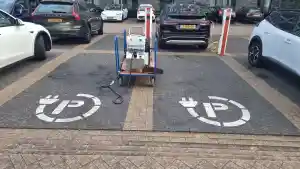 Corendon kauwgom verwijdering dag 2.jpg