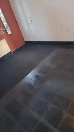 Portieken reinigingsservice naar tevredenheid .jpg