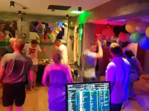 Tanzparty.jpg