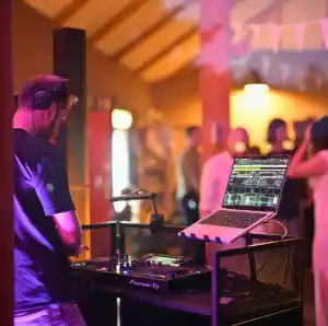 dj_leipzig_Jona_Solo_|_Event-DJ_3.jpg