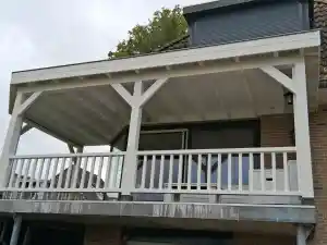 Veranda in de beits gezet. Weer een tevreden klant.jpg