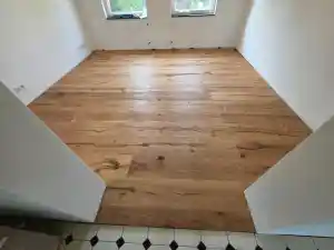 Laminatboden verlegt .jpg