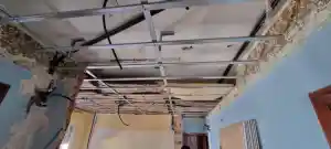 Construcción de techo en pladur y pintura integral.jpg