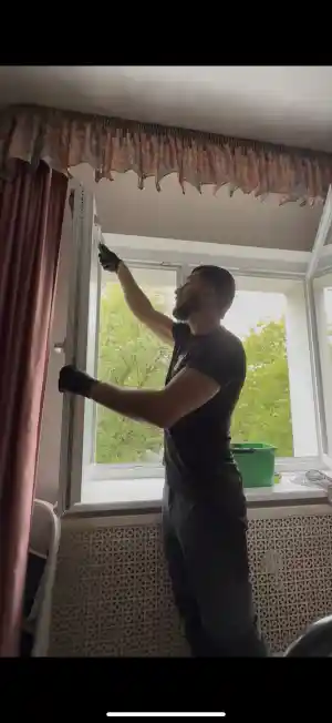 Fenster- und Gardinenreinigung .jpg