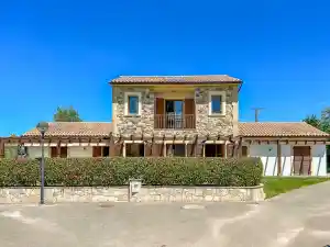 agencia-inmobiliaria_santa-cruz-de-bezana_Tania_Astuy_Inmobiliaria_3.jpg