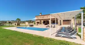 agencia-inmobiliaria_muro_KAIMO_PROPERTY_SERVICE_2.jpg