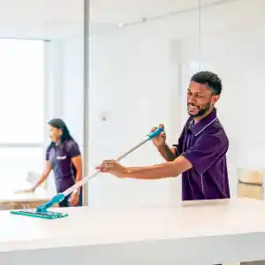 glazenwasser_antwerpen_Vebego_Cleaning_&_Services_4.jpg