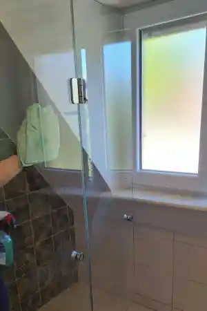 reinigungsfirma_winden-im-elztal_Top_Clean_Glas_und_Gebäudereinigung_4.jpg