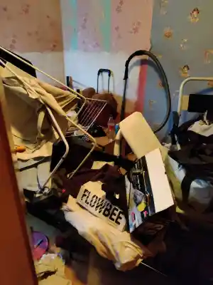 Entrümpelung 95m2 Wohnung 2.OG.jpg