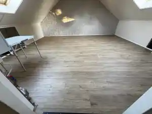 8mm vloer donker eiken .jpg