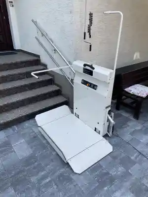 bauunternehmer_h%C3%BCllhorst_Treppenlift_Experten_6.jpg