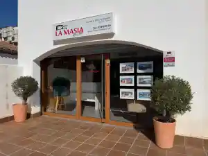 asesor-financiero_olivella_La_Masia_Real_Estate_|_Inmobiliaria_en_Barcelona_3.jpg